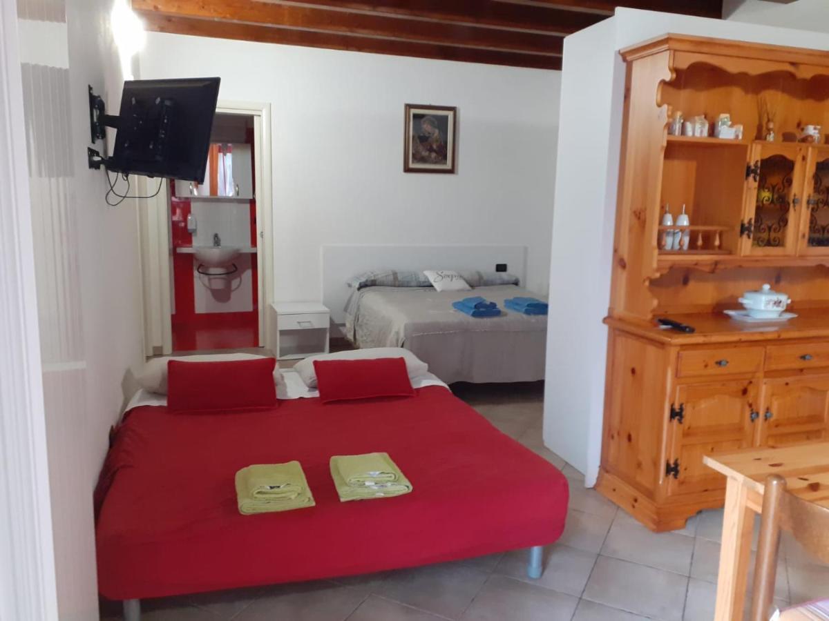 Agriturismo Cascina Lert มาโรเน ภายนอก รูปภาพ