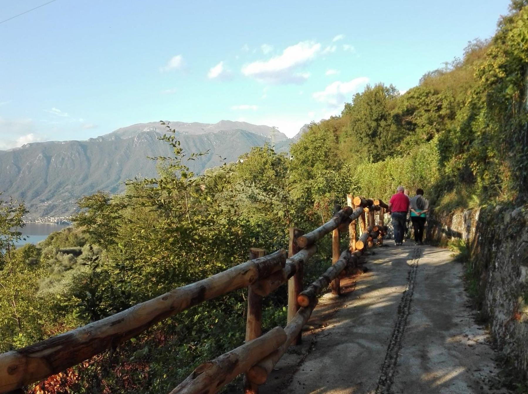 Agriturismo Cascina Lert มาโรเน ภายนอก รูปภาพ