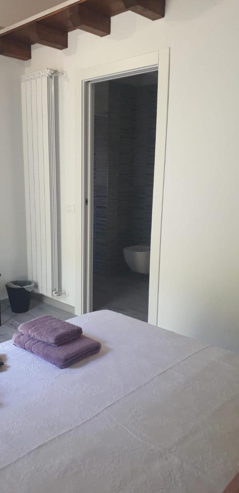 Agriturismo Cascina Lert มาโรเน ภายนอก รูปภาพ