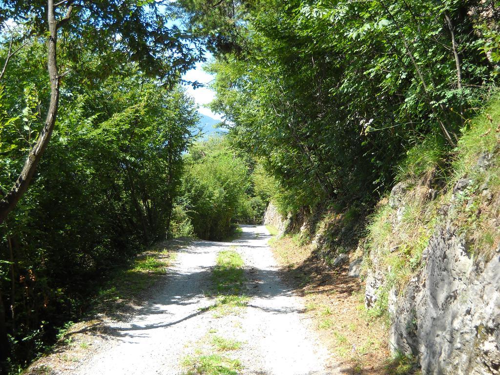 Agriturismo Cascina Lert มาโรเน ภายนอก รูปภาพ