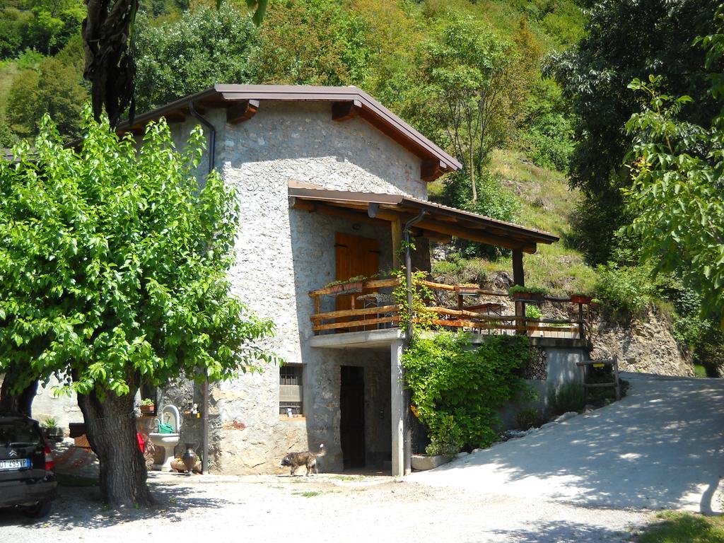 Agriturismo Cascina Lert มาโรเน ภายนอก รูปภาพ
