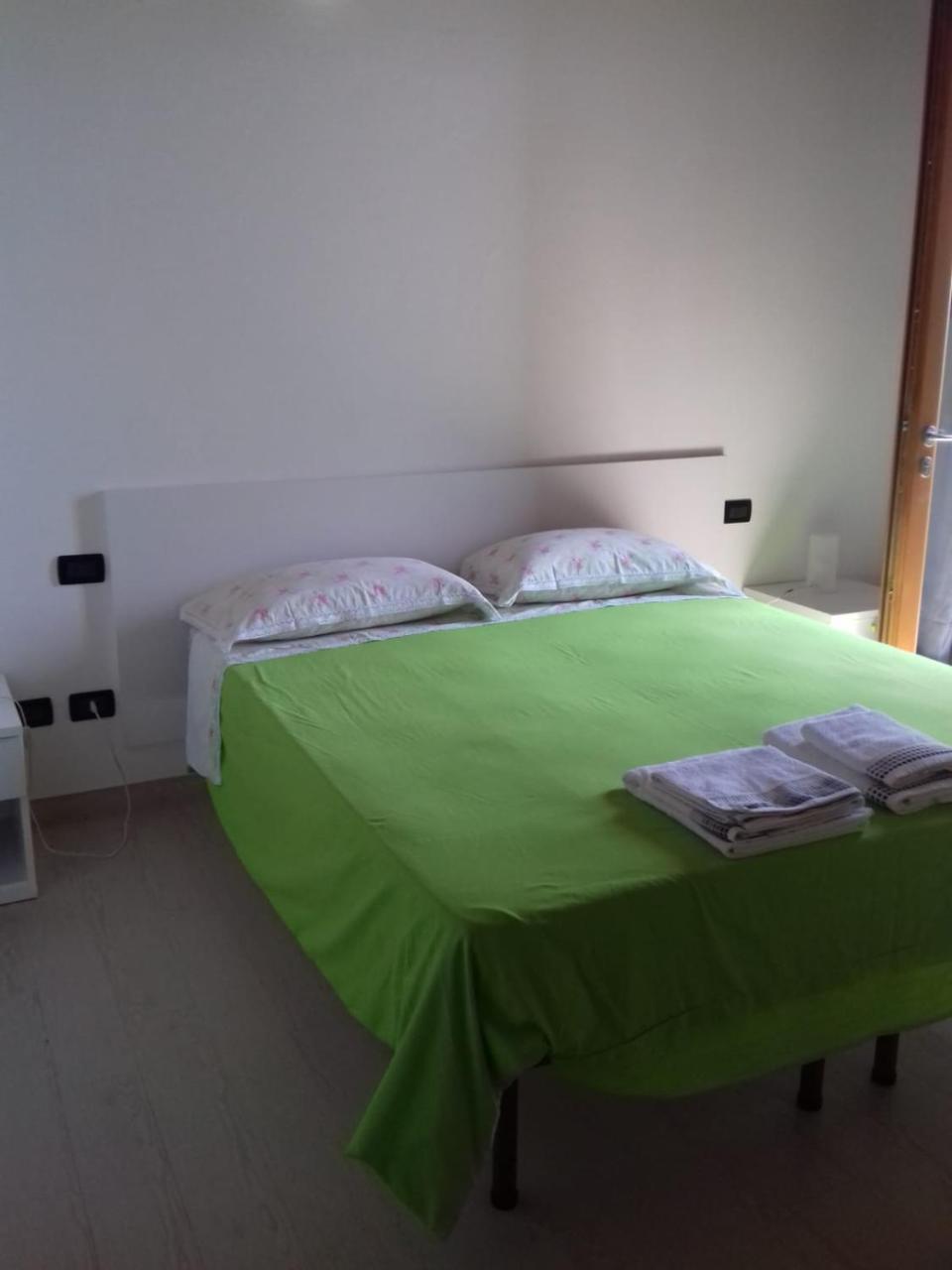 Agriturismo Cascina Lert มาโรเน ภายนอก รูปภาพ