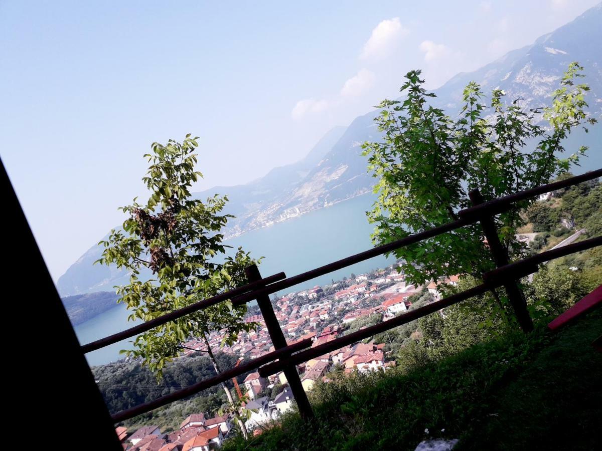 Agriturismo Cascina Lert มาโรเน ภายนอก รูปภาพ