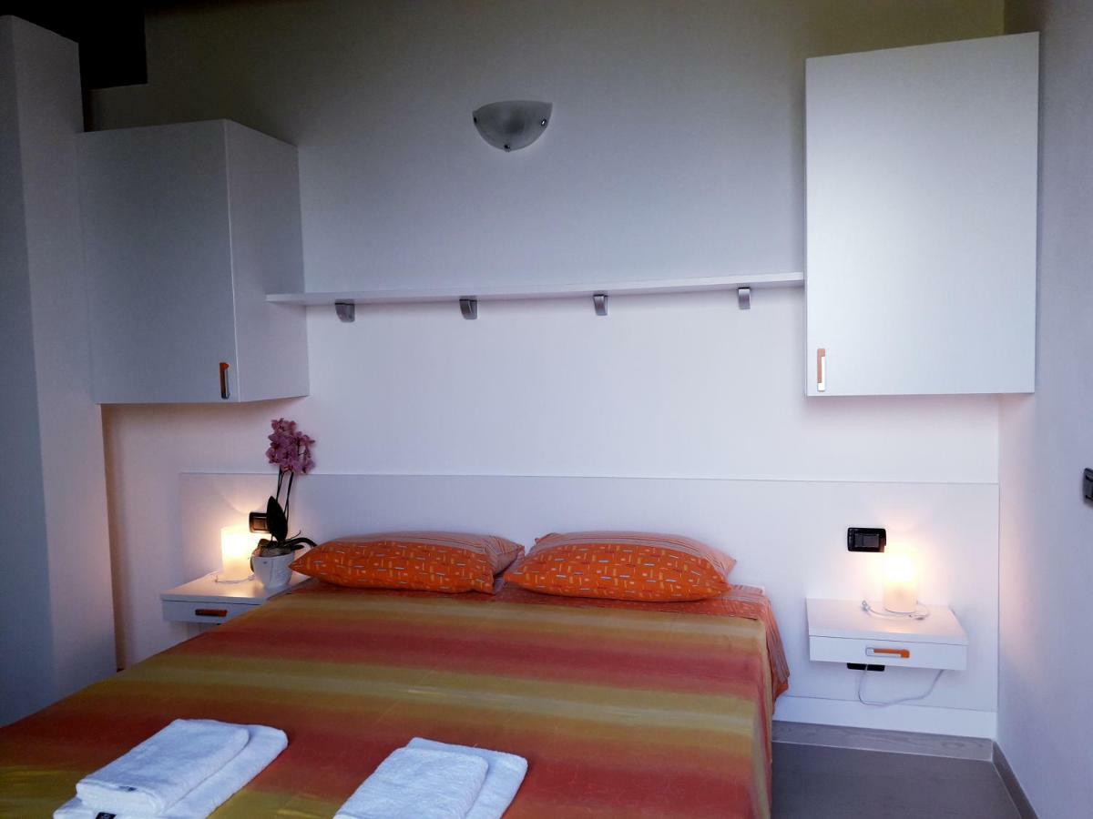 Agriturismo Cascina Lert มาโรเน ภายนอก รูปภาพ
